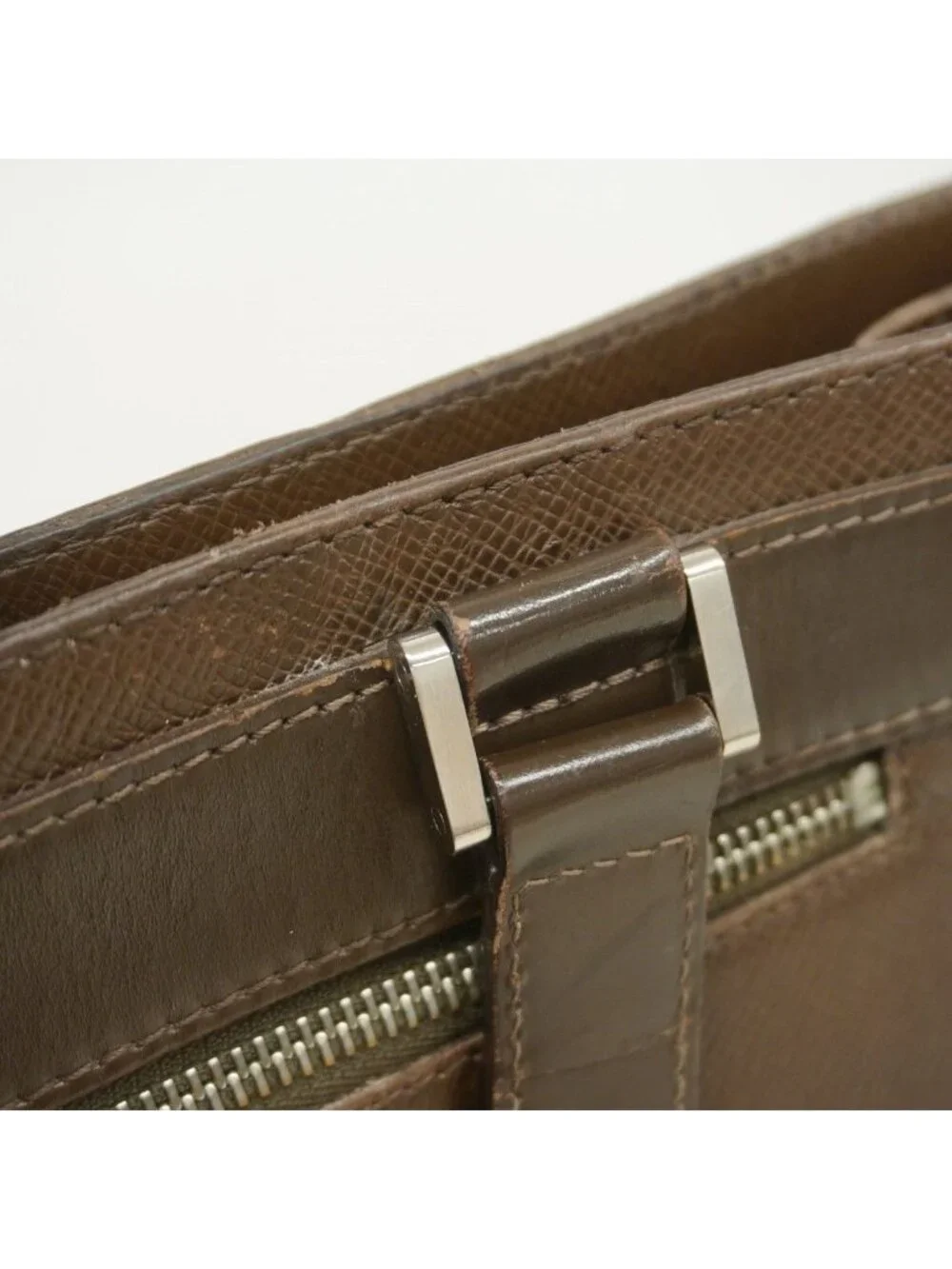 Louis Vuitton Tote Taiga Kasbek PM Grizzly